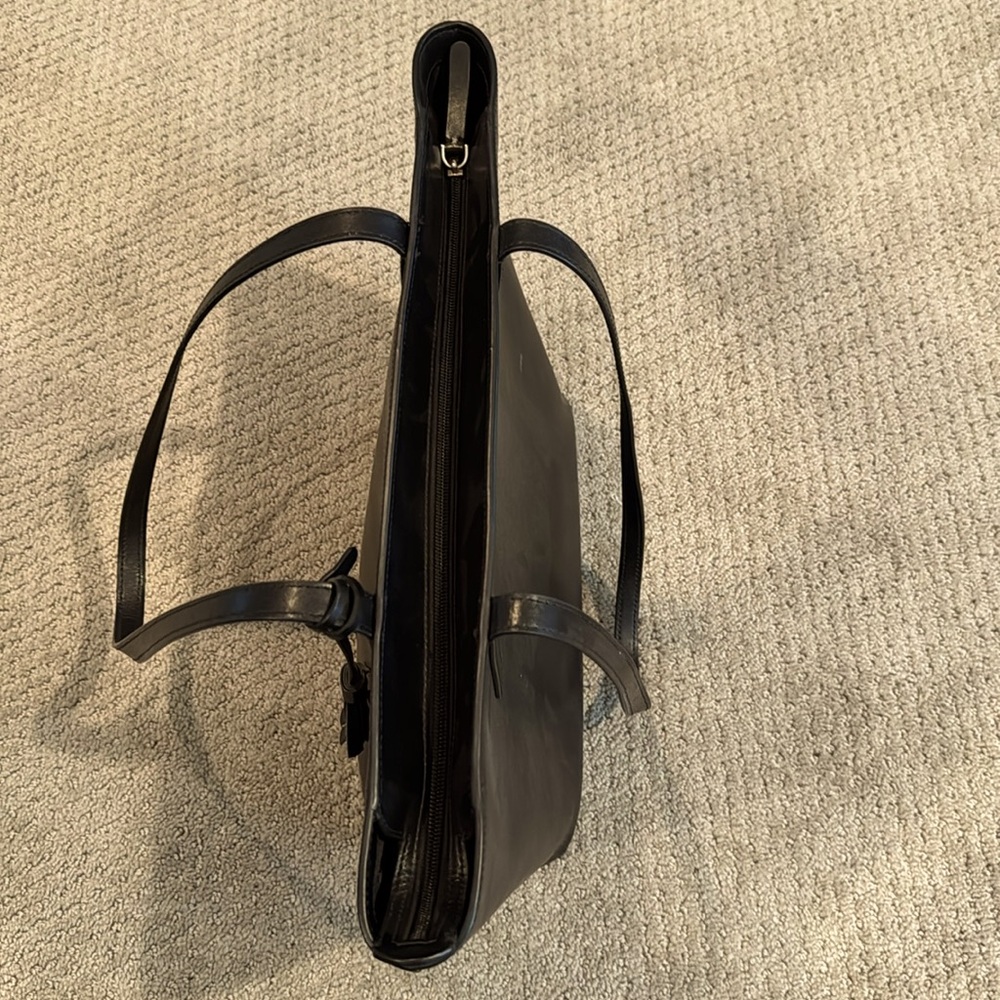 Kate Spade Large Leather - Picture 4 of 6